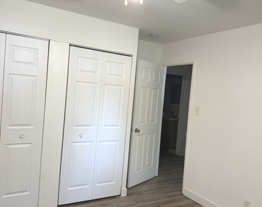 533 Redwood Road - Photo Thumbnail 8