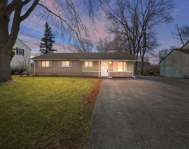 533 Redwood Road - Photo Thumbnail 16