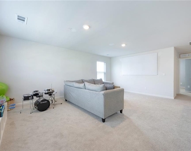7571 Deerridge Way - Photo Thumbnail 17