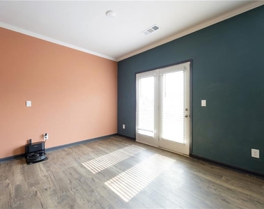 7571 Deerridge Way - Photo Thumbnail 8