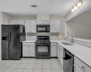 10 Treadwell Place - Photo Thumbnail 6