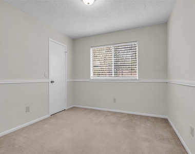 10 Treadwell Place - Photo Thumbnail 15