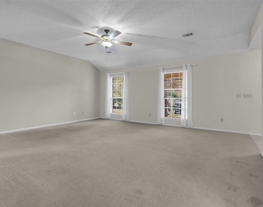 10 Treadwell Place - Photo Thumbnail 4