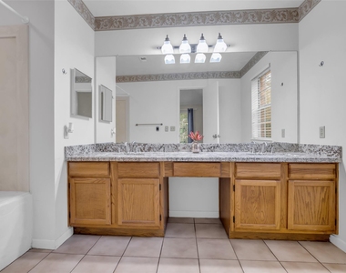 10 Treadwell Place - Photo Thumbnail 12