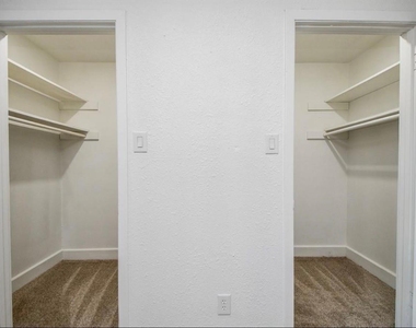 6834 Saint Augustine Street - Photo Thumbnail 11