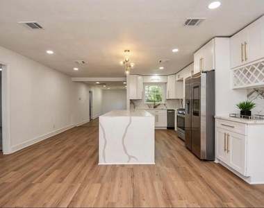 6834 Saint Augustine Street - Photo Thumbnail 5