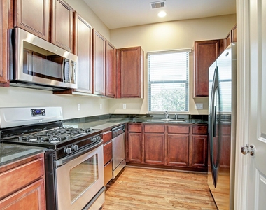 3830 Centerplaza Drive - Photo Thumbnail 5