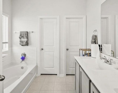 1326 Ponderosa Pine Drive - Photo Thumbnail 9