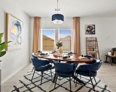 1326 Ponderosa Pine Drive - Photo Thumbnail 3