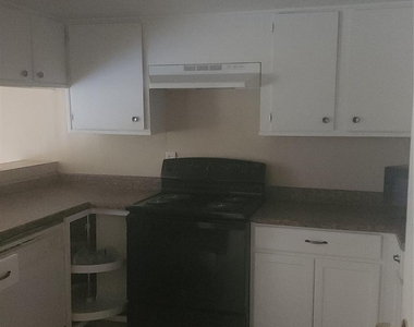 12223 Wild Pine Drive - Photo Thumbnail 5