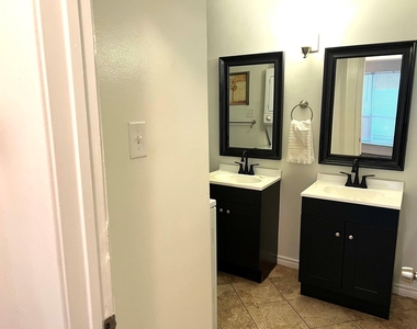 10047 Westpark Drive - Photo Thumbnail 19