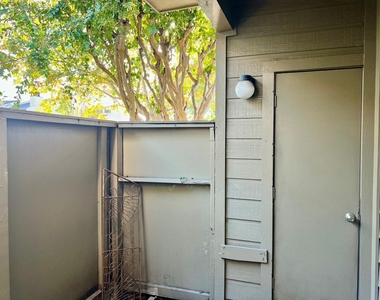 10047 Westpark Drive - Photo Thumbnail 22