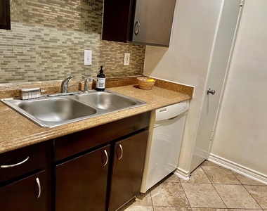 10047 Westpark Drive - Photo Thumbnail 11