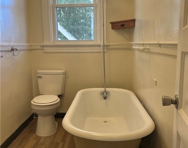 1209 Wallace Street - Photo Thumbnail 12