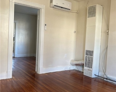 1209 Wallace Street - Photo Thumbnail 9