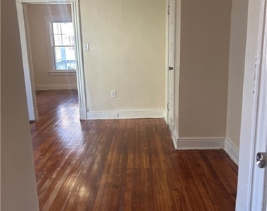 1209 Wallace Street - Photo Thumbnail 6