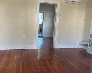 1209 Wallace Street - Photo Thumbnail 10