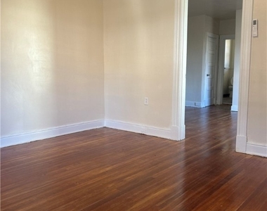 1209 Wallace Street - Photo Thumbnail 7