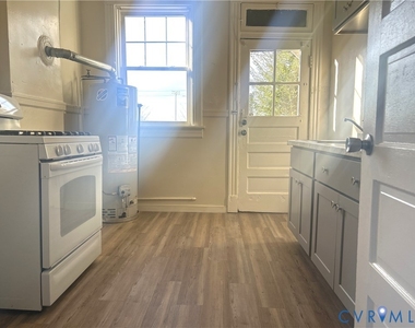 1209 Wallace Street - Photo Thumbnail 4