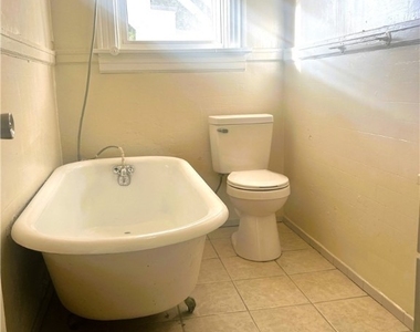 1209 Wallace Street - Photo Thumbnail 12