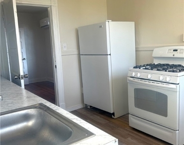 1209 Wallace Street - Photo Thumbnail 5