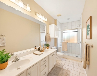 2406 Calumet Street - Photo Thumbnail 10