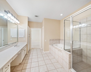 2406 Calumet Street - Photo Thumbnail 5