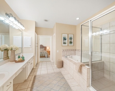 2406 Calumet Street - Photo Thumbnail 4