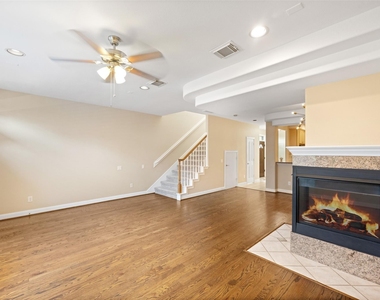 2406 Calumet Street - Photo Thumbnail 14
