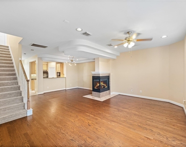 2406 Calumet Street - Photo Thumbnail 19