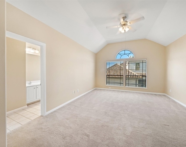 2406 Calumet Street - Photo Thumbnail 7