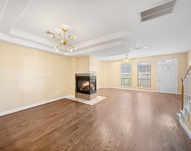 2406 Calumet Street - Photo Thumbnail 18
