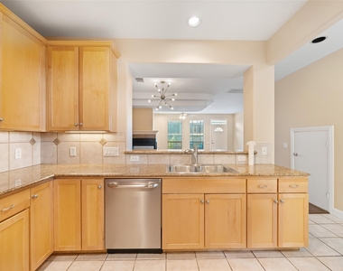 2406 Calumet Street - Photo Thumbnail 20