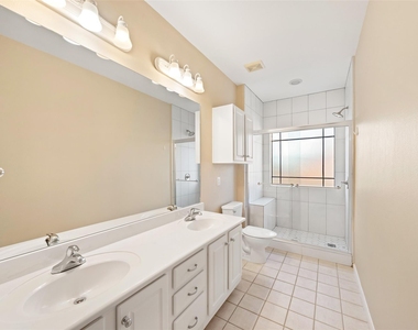 2406 Calumet Street - Photo Thumbnail 11