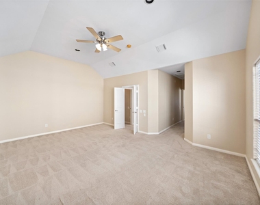 2406 Calumet Street - Photo Thumbnail 2