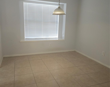 938 Birnham Woods Boulevard - Photo Thumbnail 11