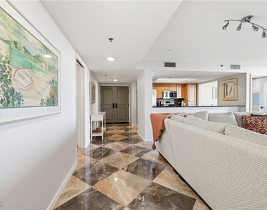 6585 Nicholas Boulevard - Photo Thumbnail 8