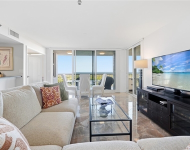 6585 Nicholas Boulevard - Photo Thumbnail 5