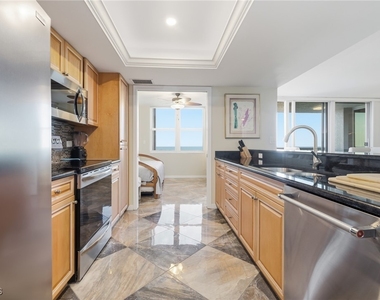 6585 Nicholas Boulevard - Photo Thumbnail 10