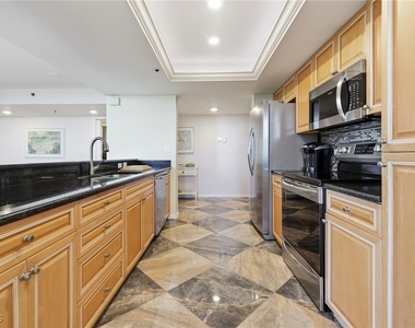 6585 Nicholas Boulevard - Photo Thumbnail 12