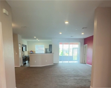 1473 Bush Street W - Photo Thumbnail 1