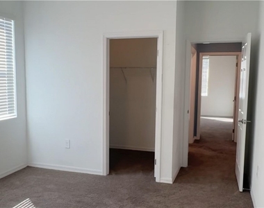 1473 Bush Street W - Photo Thumbnail 5