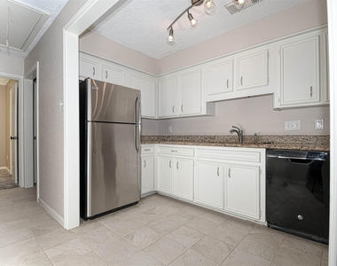 518 Moore Street - Photo Thumbnail 9