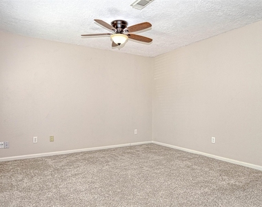 518 Moore Street - Photo Thumbnail 8