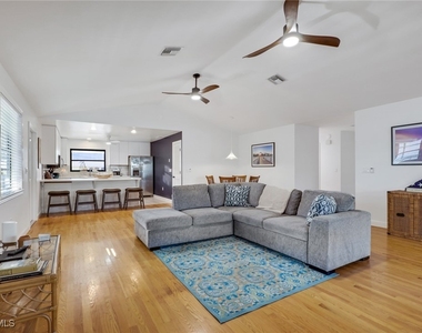 1282 Belaire Court W - Photo Thumbnail 4