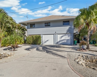 1282 Belaire Court W - Photo Thumbnail 1