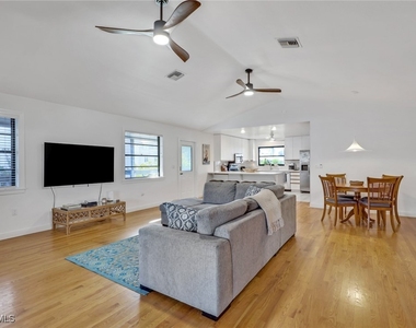 1282 Belaire Court W - Photo Thumbnail 5