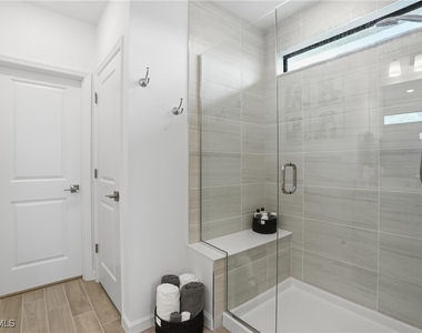 1657 Serena Avenue - Photo Thumbnail 24