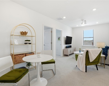 1657 Serena Avenue - Photo Thumbnail 16