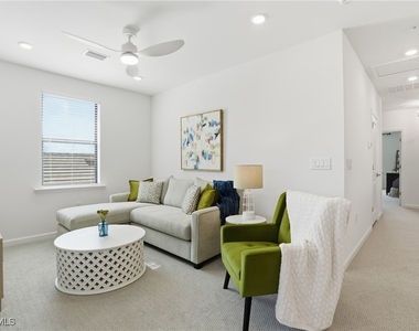 1657 Serena Avenue - Photo Thumbnail 18